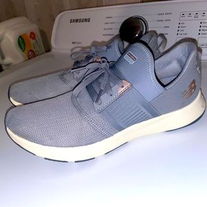 Women’s new balance sneakers